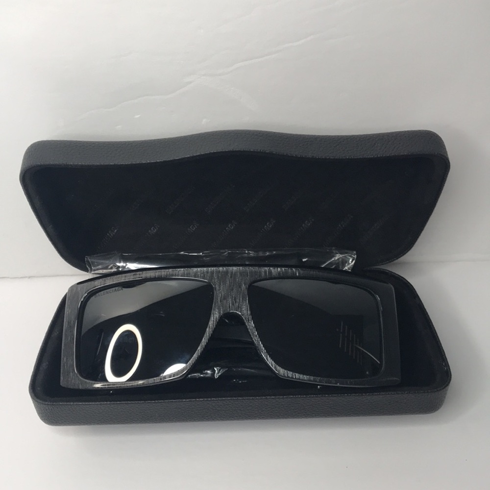 New Authentic Balenciaga Black BB0002S Shield Sunglasses - Picture 13 of 17